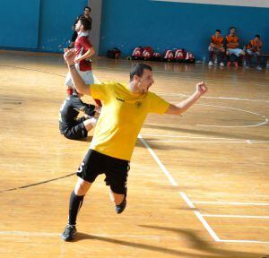 Adri Ferrández celebra uno de sus goles