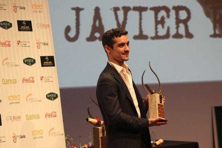 El patinador Javier Fernández recibió el reconocimiento de la Asociación Abulense de la Prensa Deportiva