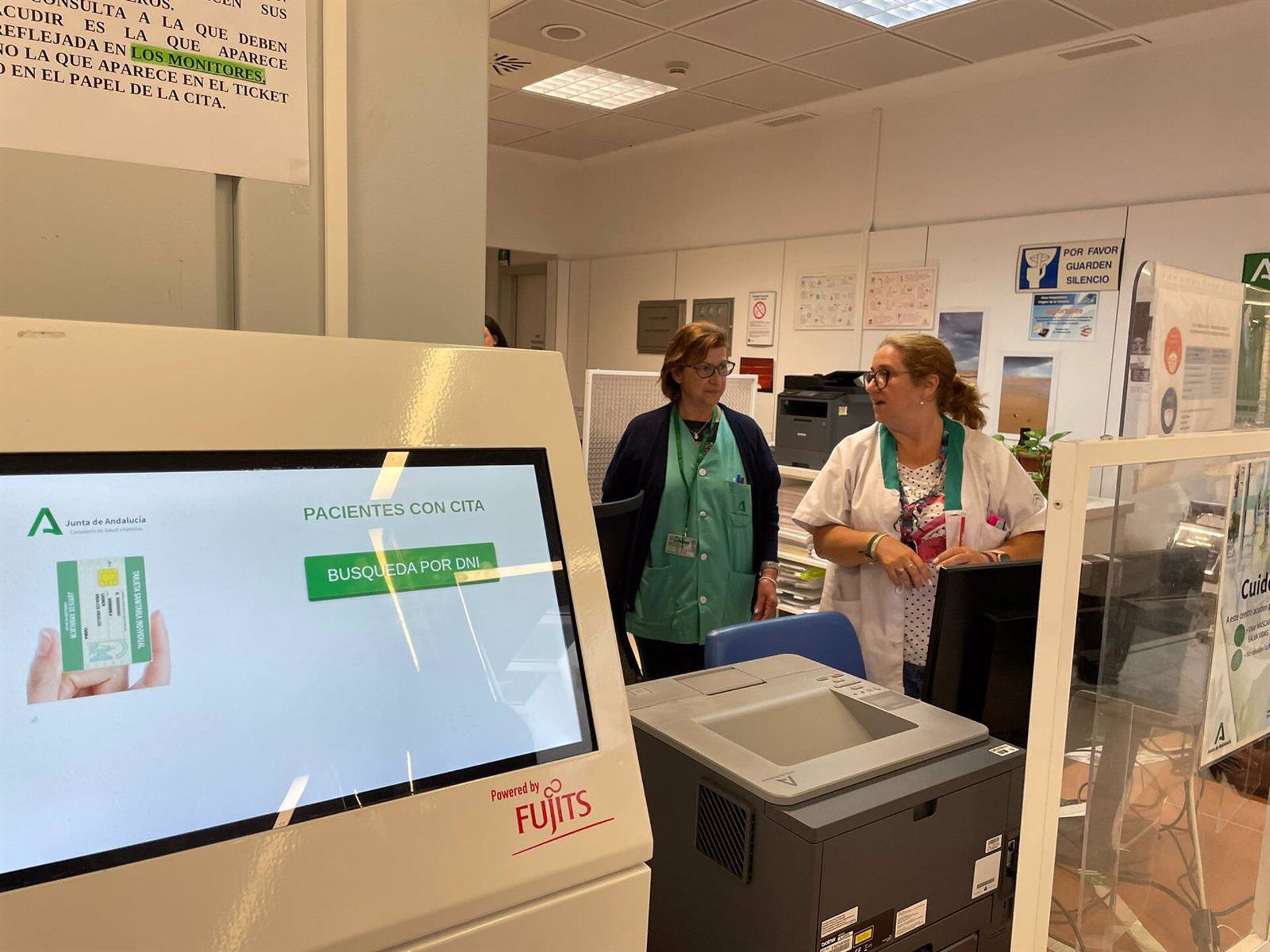 El Hospital Clínico de Málaga mejora la atención en el área de consultas y hospital de día oncohematológico