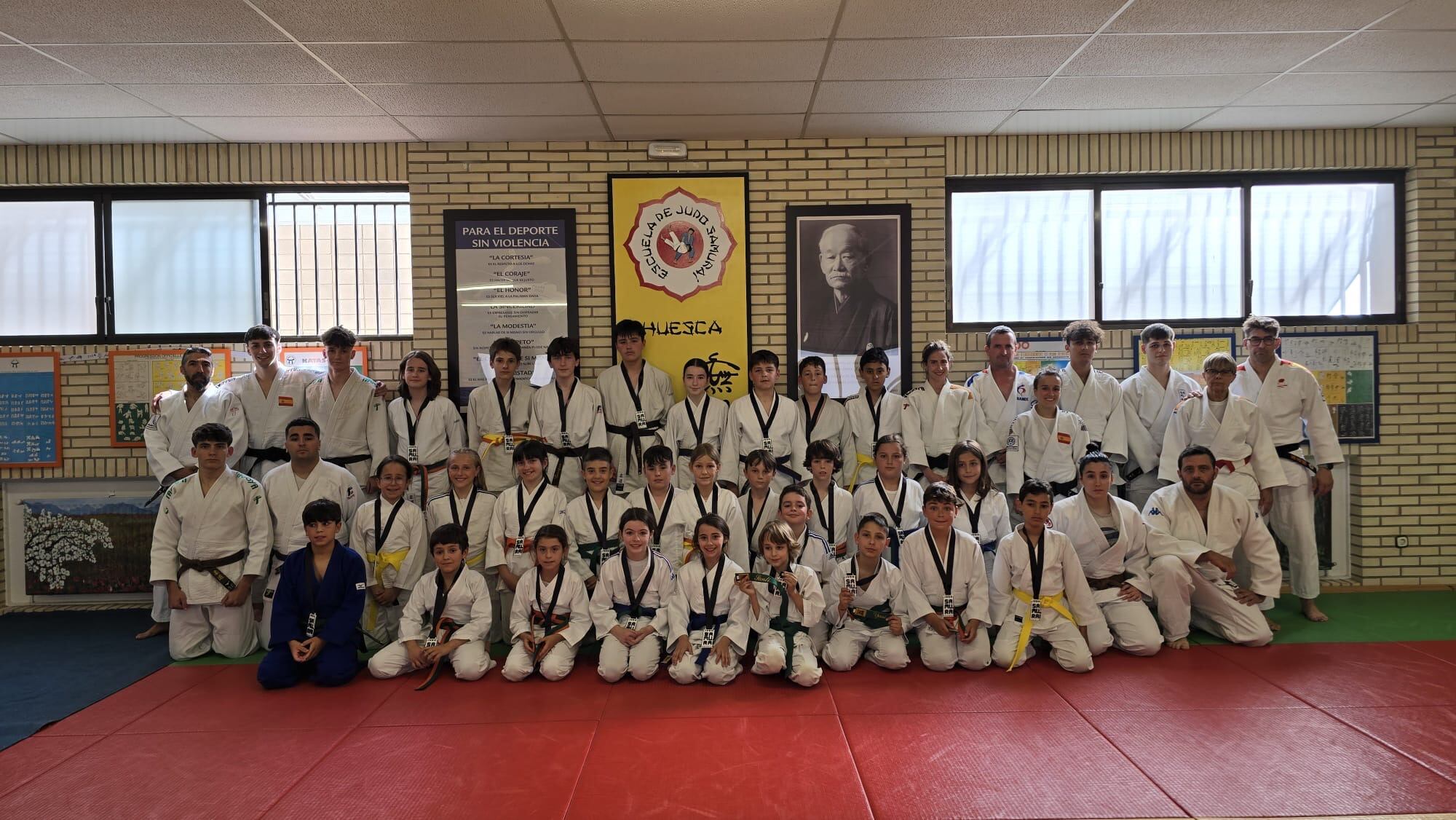 Participantes en la exhibición de la Escuela Samurai