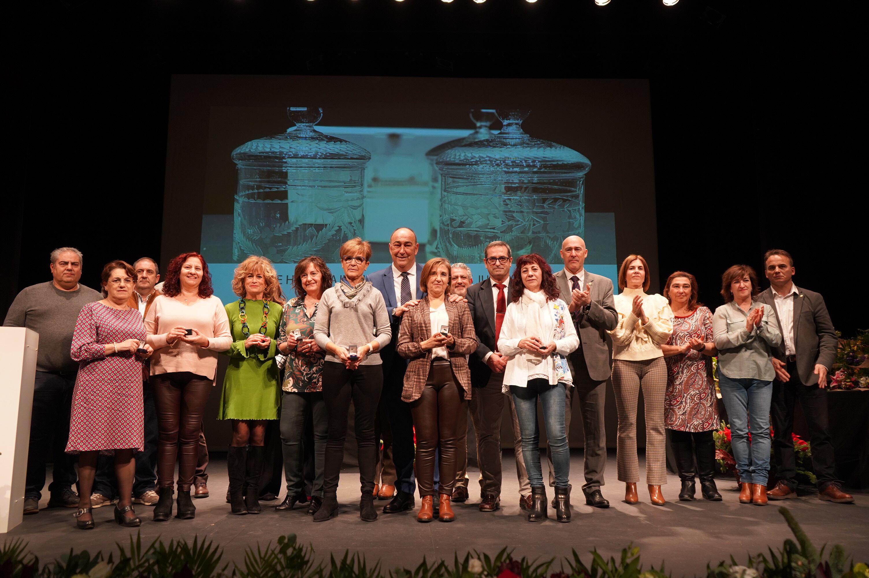 Homenaje a los trabajadores por sus 35 años en la Diputación