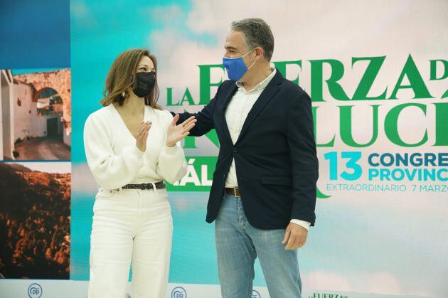 Patricia Navarro junto a Elías Bendodo en el congreso provincial del PP