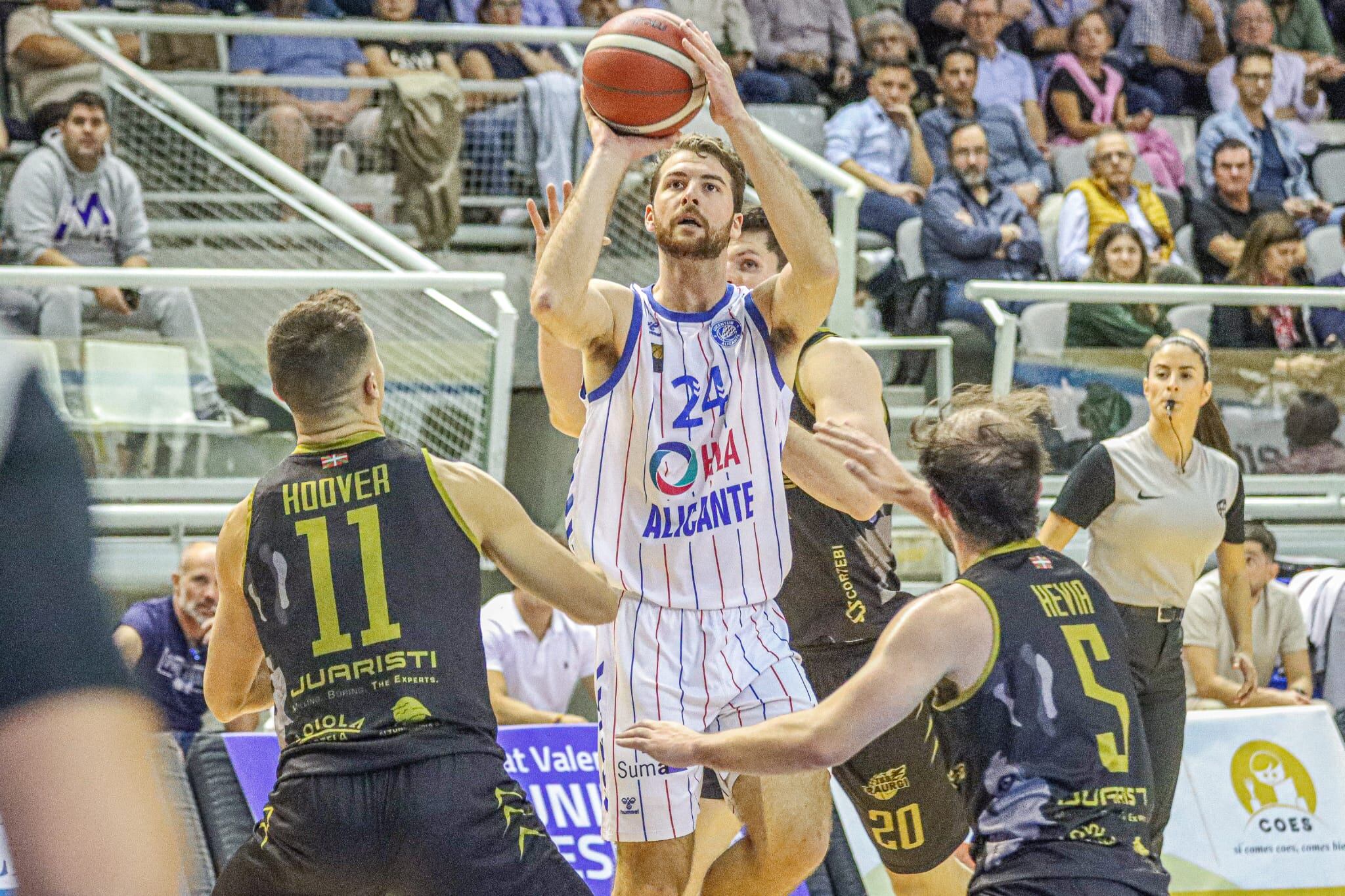 Sean McDonell en el último partido en el Pedro Ferrándiz ante Juaristi