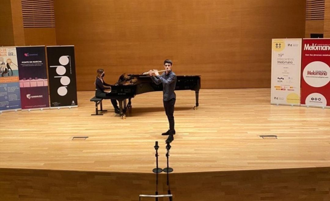 El joven flautista palentino Diego Pajares se alza con el primer premio en el concurso nacional Intercentros Melómano