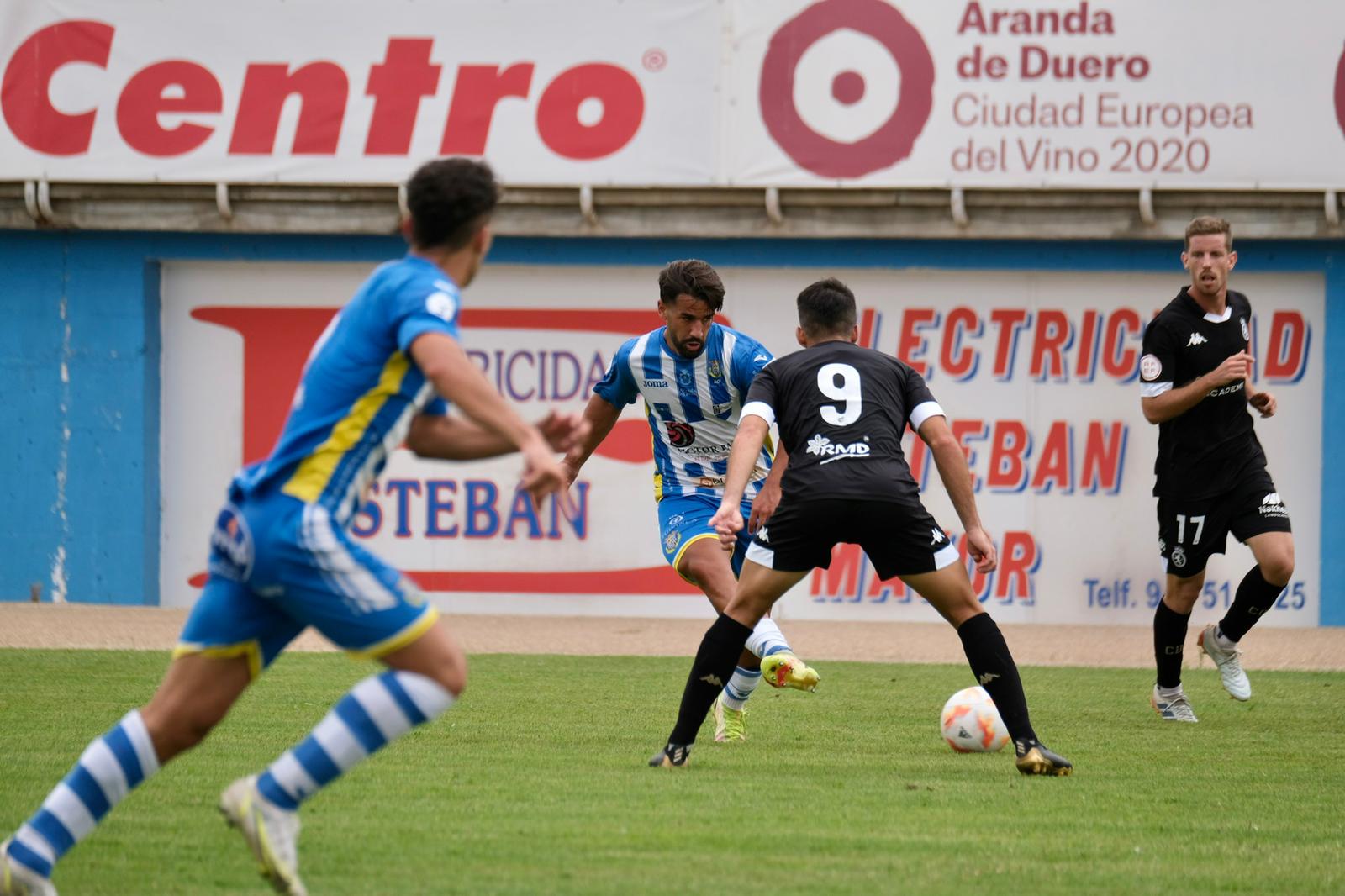 Vitolo fue uno de los jugadores que comenzó de inicio en la Arandina