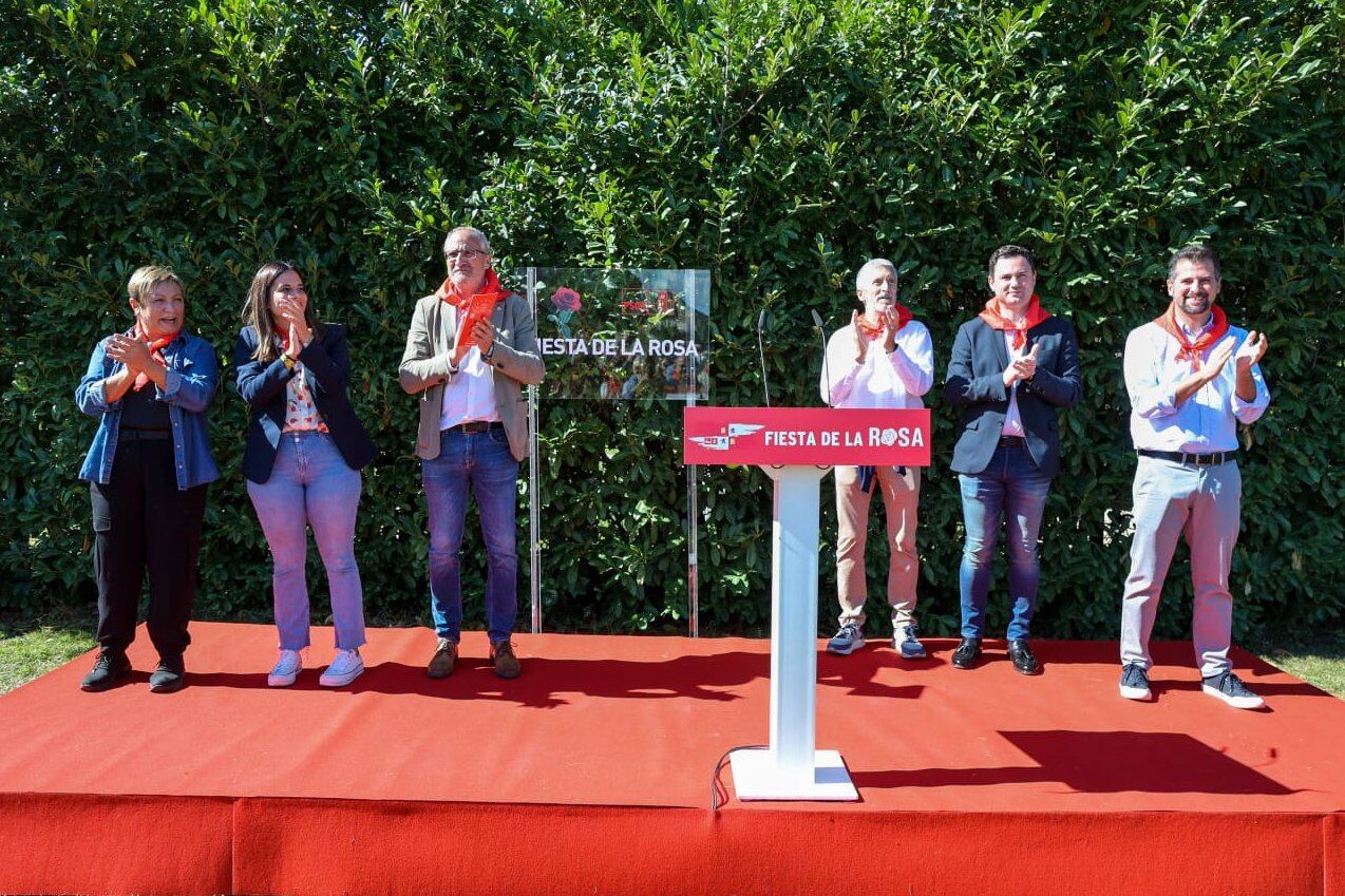 De izq. a dcha. la senadora Carmen Morán, la procuradora Nuria Rubio, el alcalde de Ponferrada, Olegario Ramón, el ministro Grande-Marlaska, el secretario provincial y diputado, Javier Alfonso Cendón y el líder del PSOE en Castilla y León, Luis Tudanca