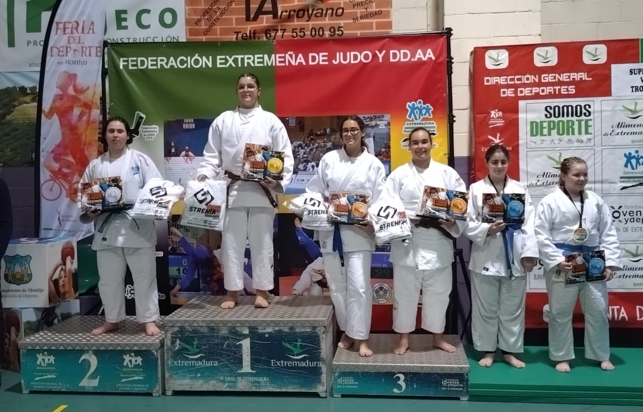 Sara Maul en el podio en Montijo