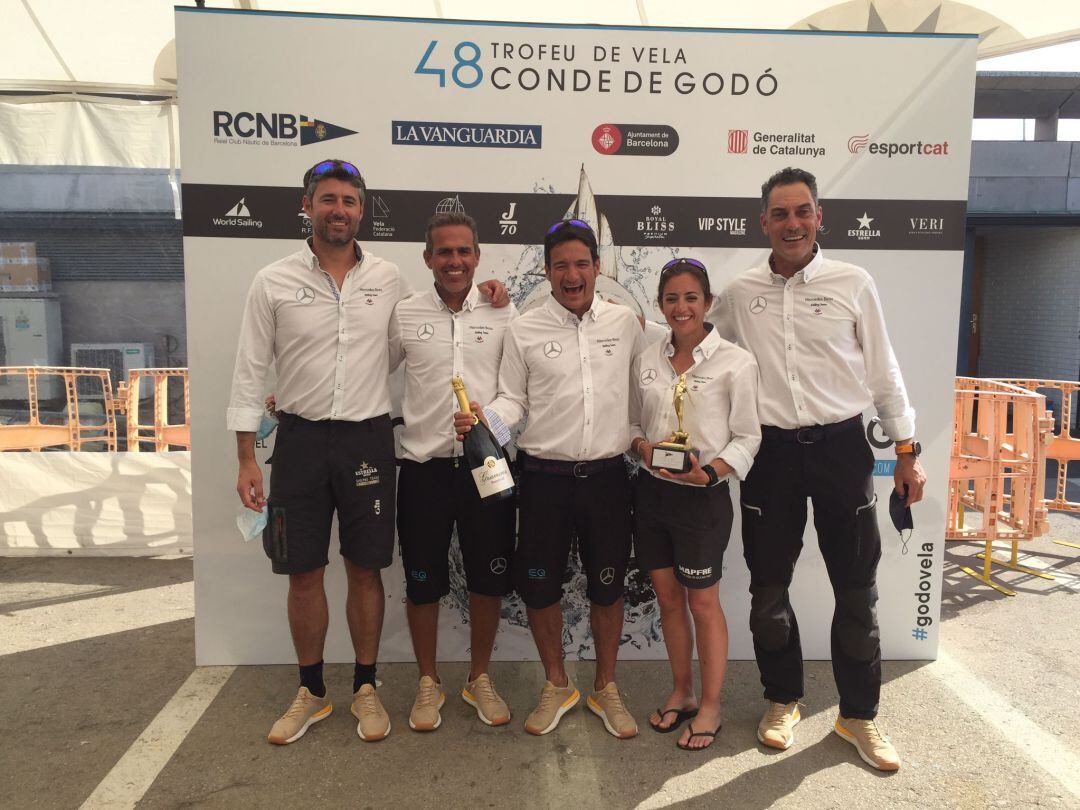 El equipo canario tras ganar el trofeo.