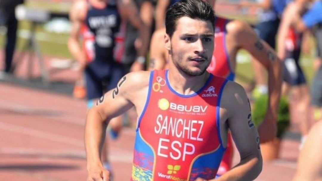 Sanchez Mantecón, triatleta de la UA