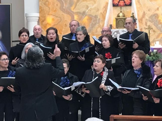 Coro de Fuentearmegil en una de sus últimas actuaciones