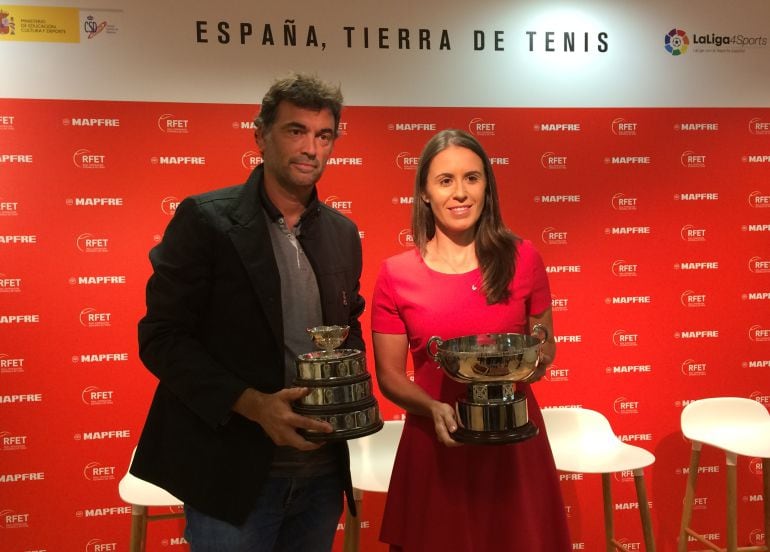 Sergi Bruguera y Anabel Medina en la sede del Consejo Superior de Deportes donde han sido presentados este miércoles por la RFET.