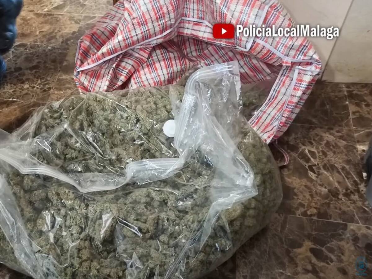 Detenidos con ocho kilos de marihuana ocultos en el coche en Málaga