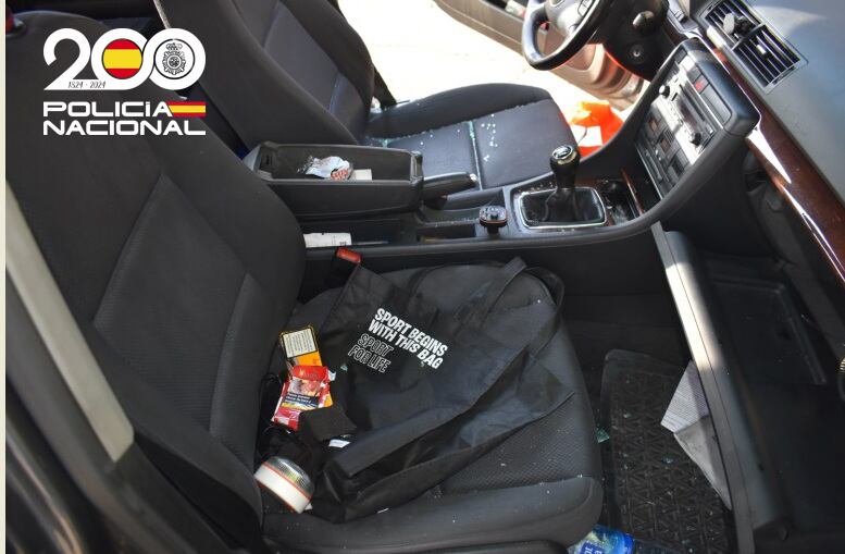 Los delitos fueron cometidos a finales de julio, en sendos vehículos estacionados en la vía pública en la zona oeste de Burgos