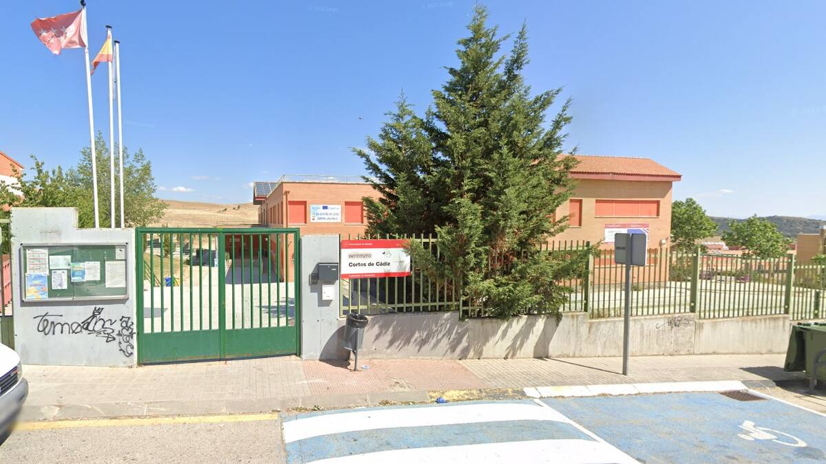 Hablamos con Maribel Guijosa, miembro de la junta directiva del AMPA del IES Cortes de Cádiz de El Molar, que siguen pidiendo la ampliación del centro