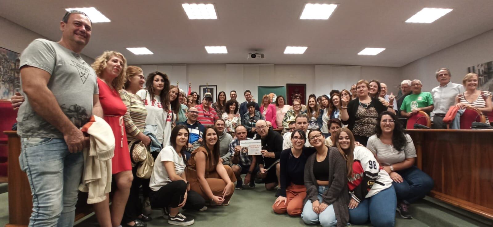 Foto de &#039;familia&#039; tras la lectura del manifiesto