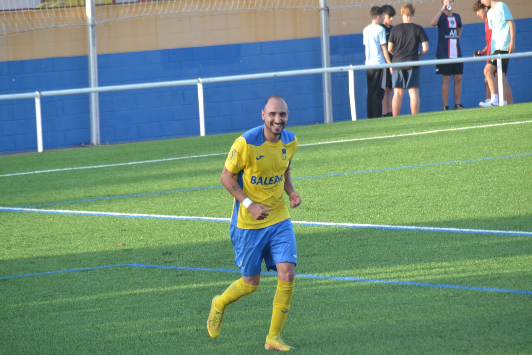 Panucci autor de uno de los goles del Dénia.