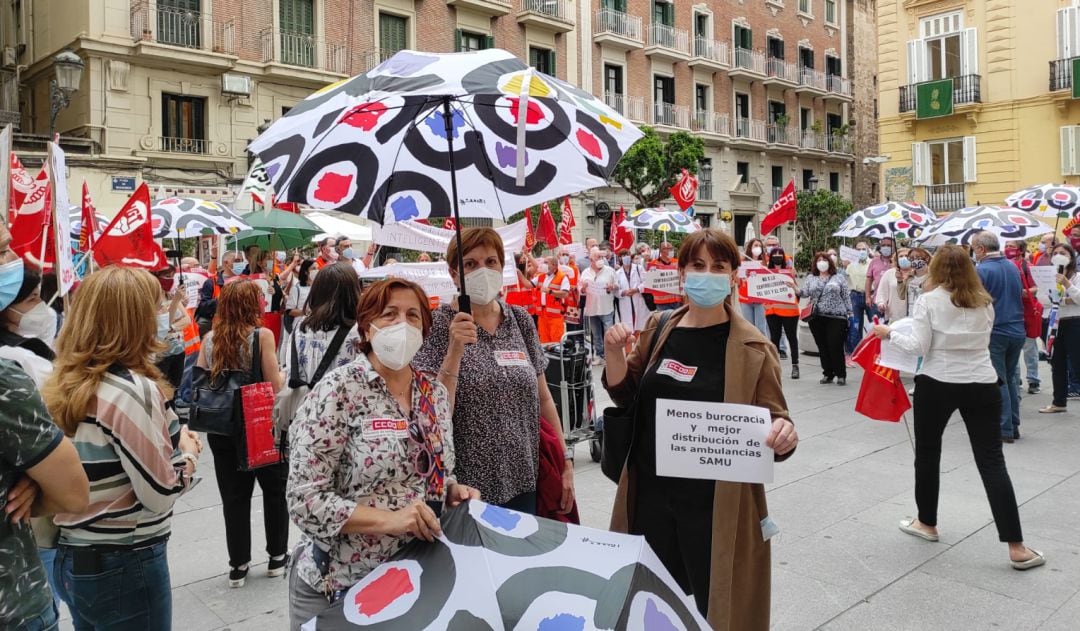 Los sindicatos se concentran en València contra el cierre de la sede del CICU de Castellón