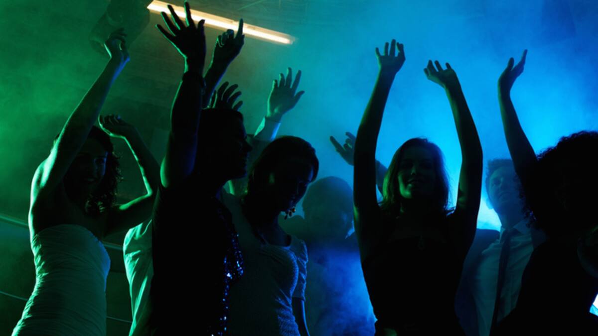 'Mamá sale a bailar': la iniciativa para que las mujeres puedan salir de fiesta sin "aguantar miradas ni comentarios"