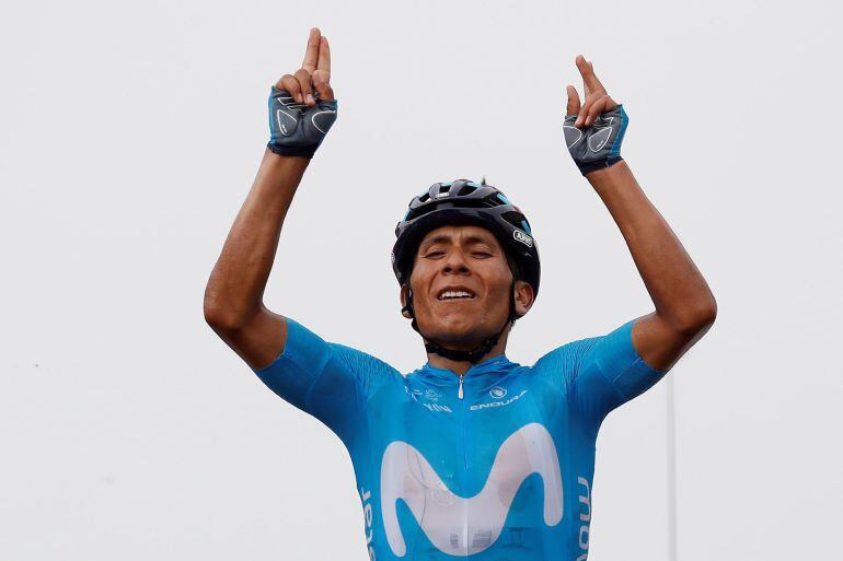 Nairo Quintana entra en meta visiblemente emocionado