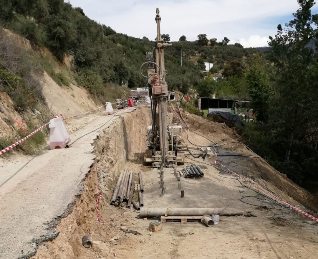 Obras en la carreterra que une El Burunchel con El Palomar.