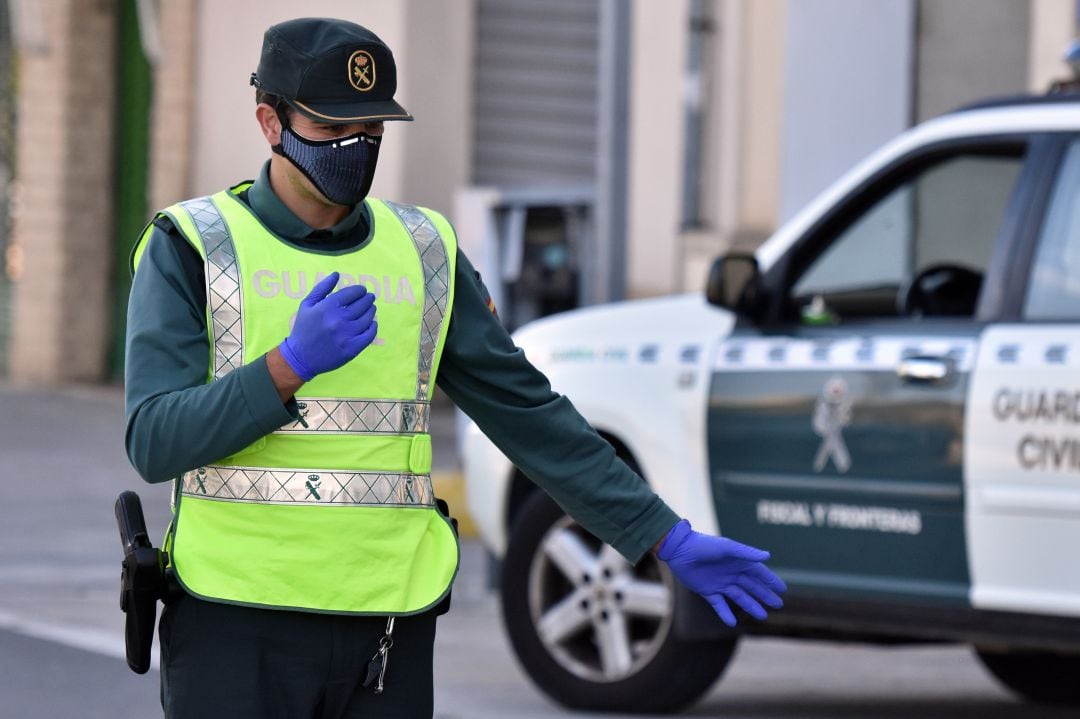 La Guardia Civil detiene a un lorquino por desobediencia grave