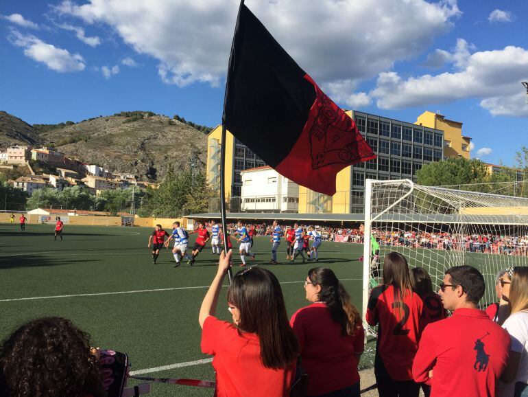 Aficionados del Obrero en un partido