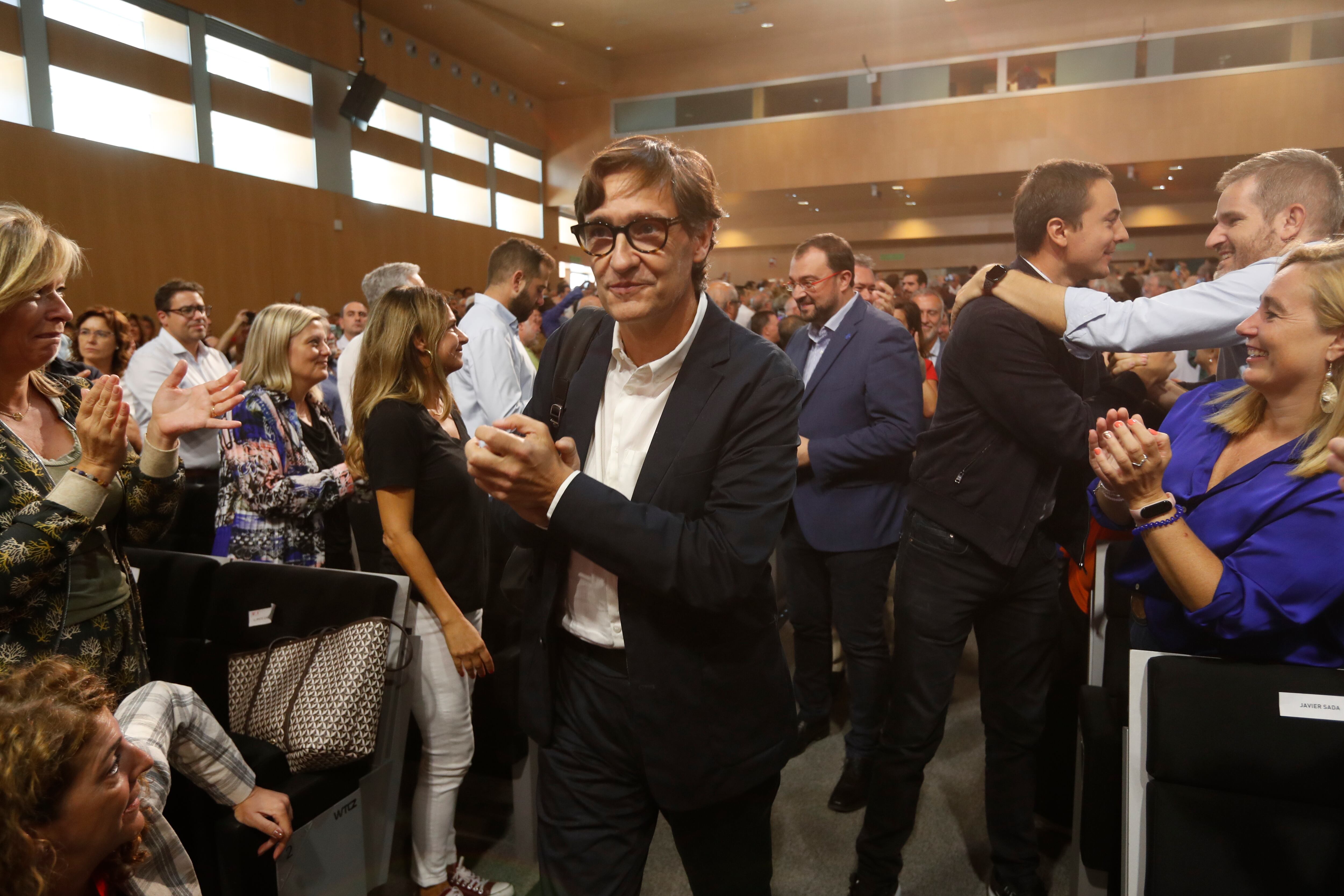 ZARAGOZA, 17/09/2022.- El líder del PSC, Salvador Illa, a su llegada a la reunión del Consejo Político Federal del PSOE, este sábado, en Zaragoza. EFE/ Javier Belver
