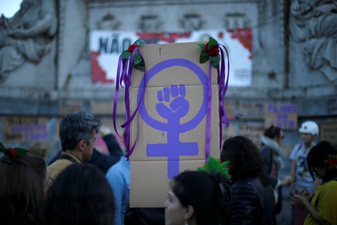 Pancarta del Día Internacional de la Mujer en Portugal.