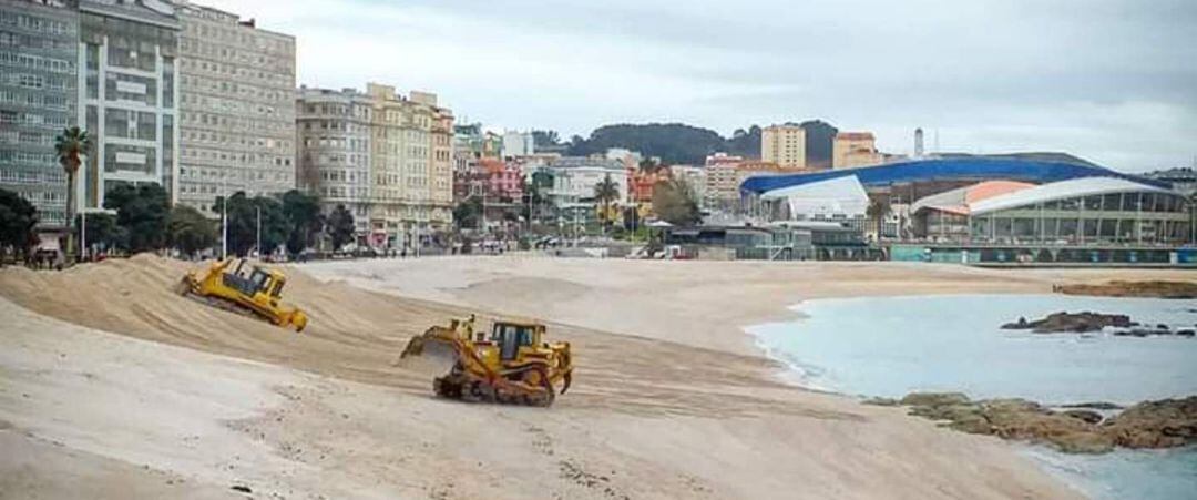 Palas trabajando en los arenales
