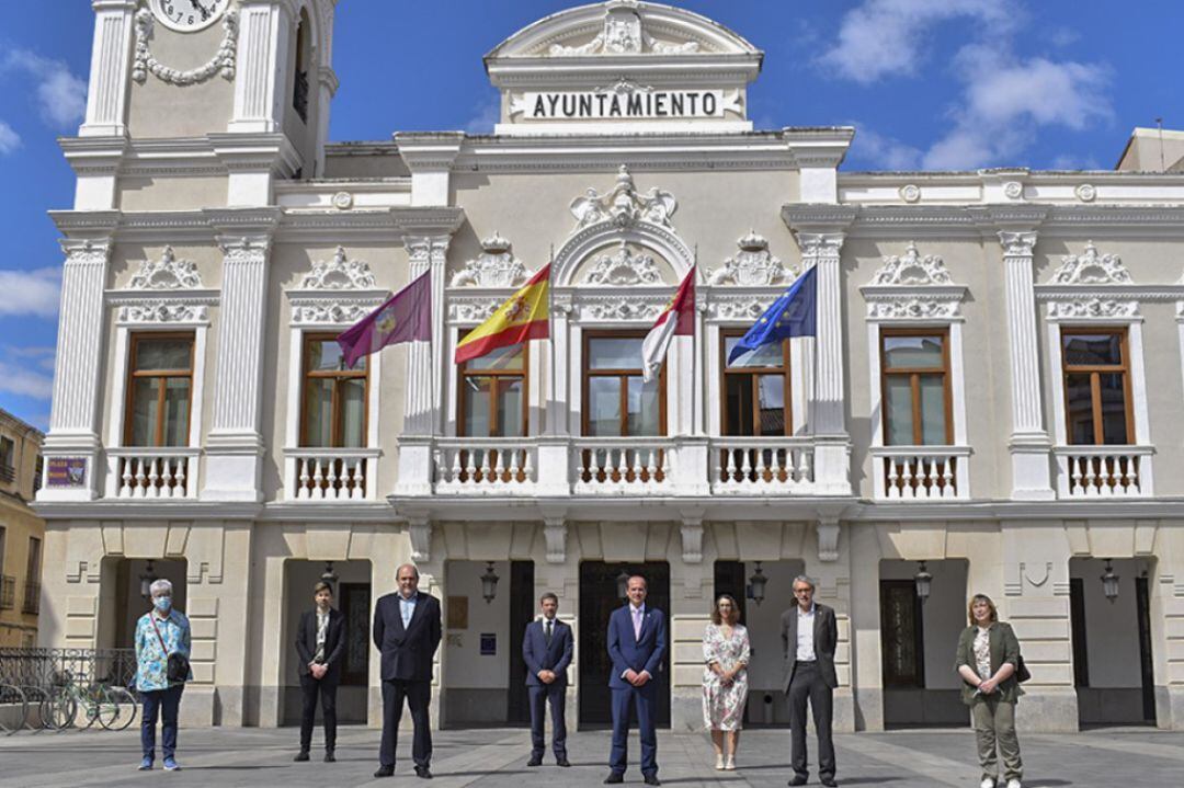 Representantes del ayuntamiento y del Tercer Sector