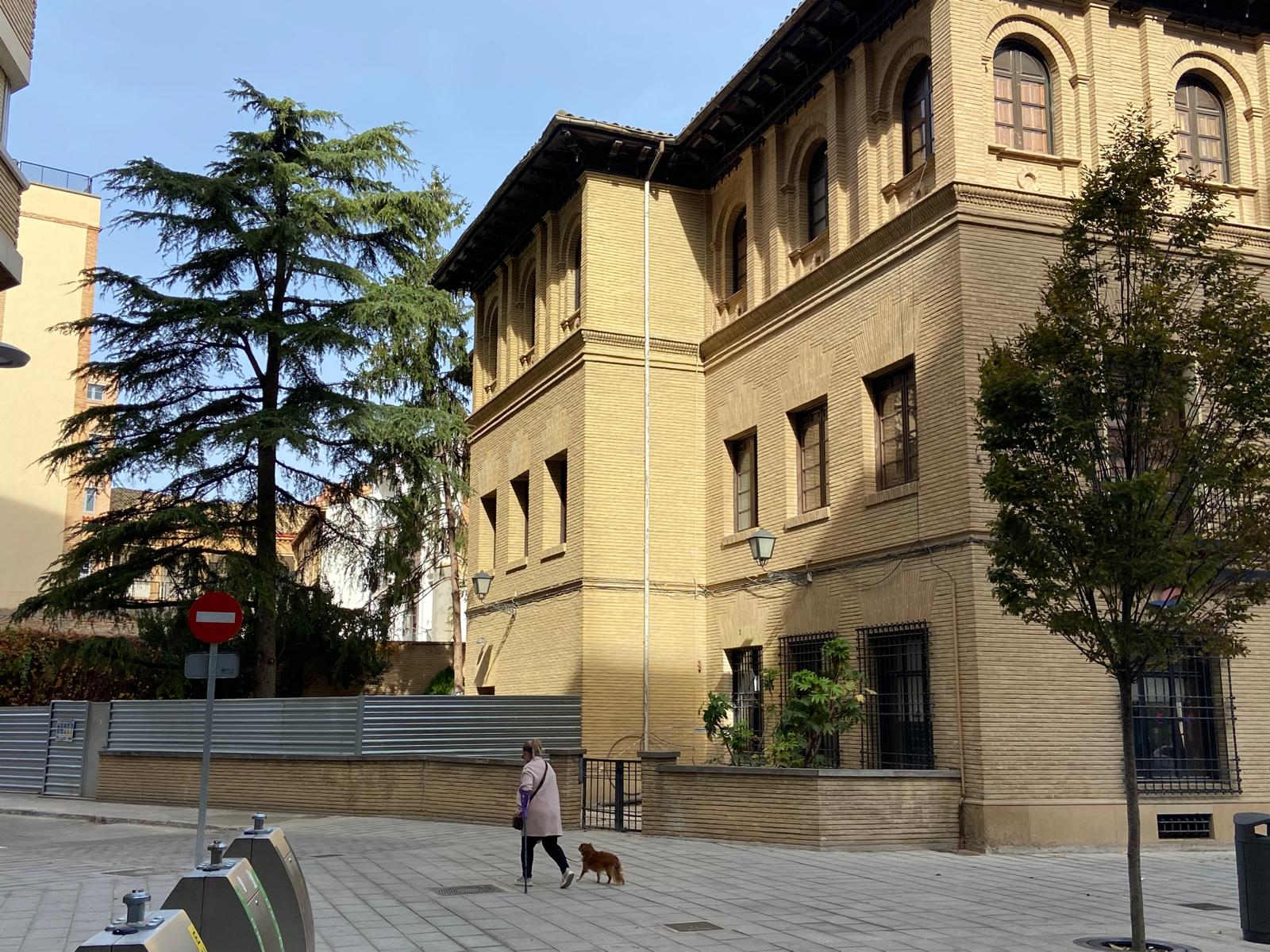 Las obras se han hecho más perceptibles en la calle Loreto, parte de atrás del edificio de Ibercaja, por donde se han sacado los escombros