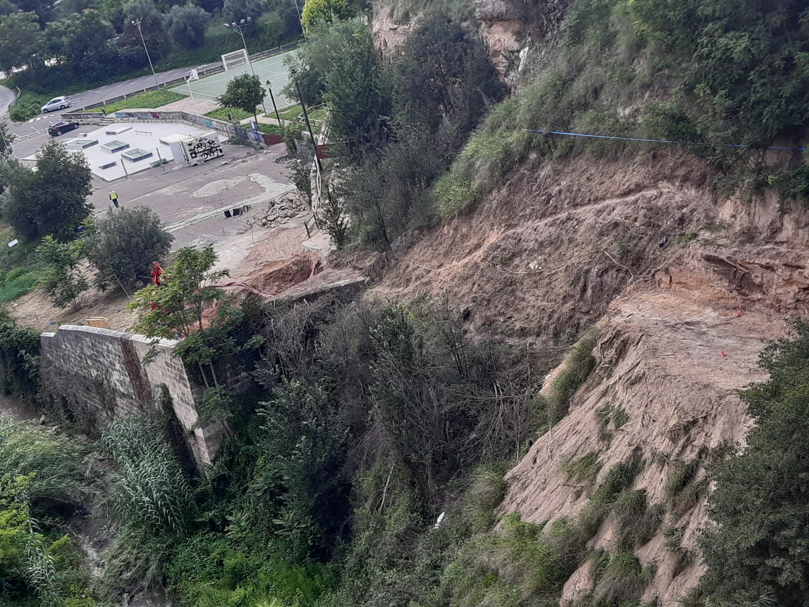 Alcoy retoma las obras para la creación de una pasarela que conectará peatonalmente los dos lados del río bajo el puente de Cervantes.