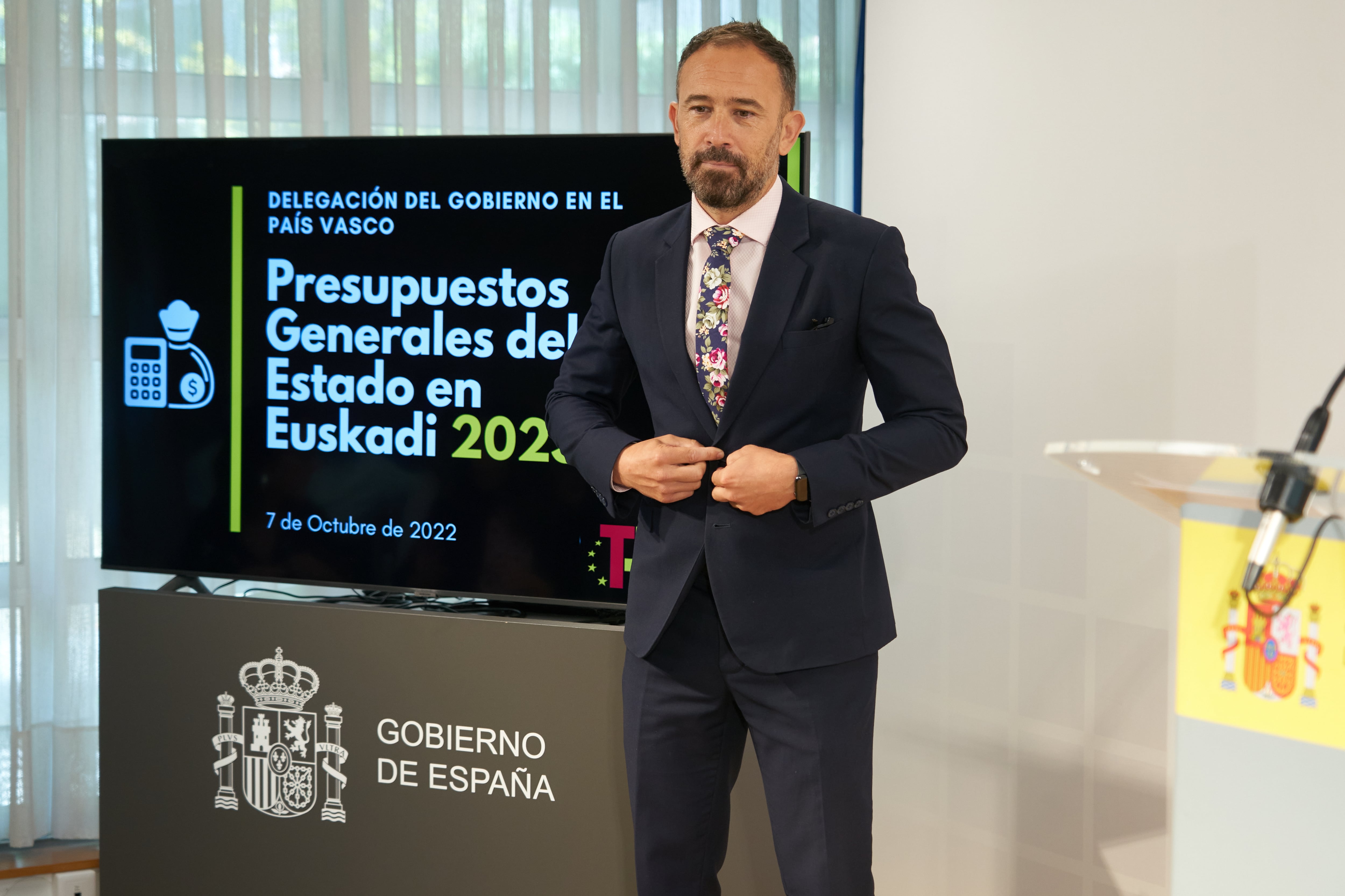 GRAFCAV1290. VITORIA, 07/10/2022.- El delegado del Gobierno en Euskadi, Denis Itxaso, ha presentado este viernes en Vitoria las inversiones previstas en el País Vasco que recoge el proyecto de Presupuestos Generales del Estado para 2023. EFE / L. Rico
