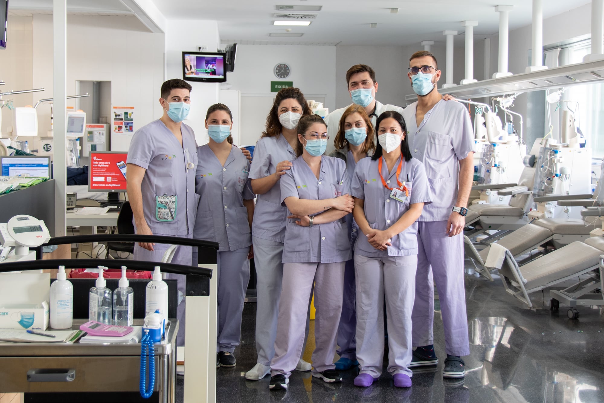 Equipo hemodiálisis en el Hospital de Dénia.