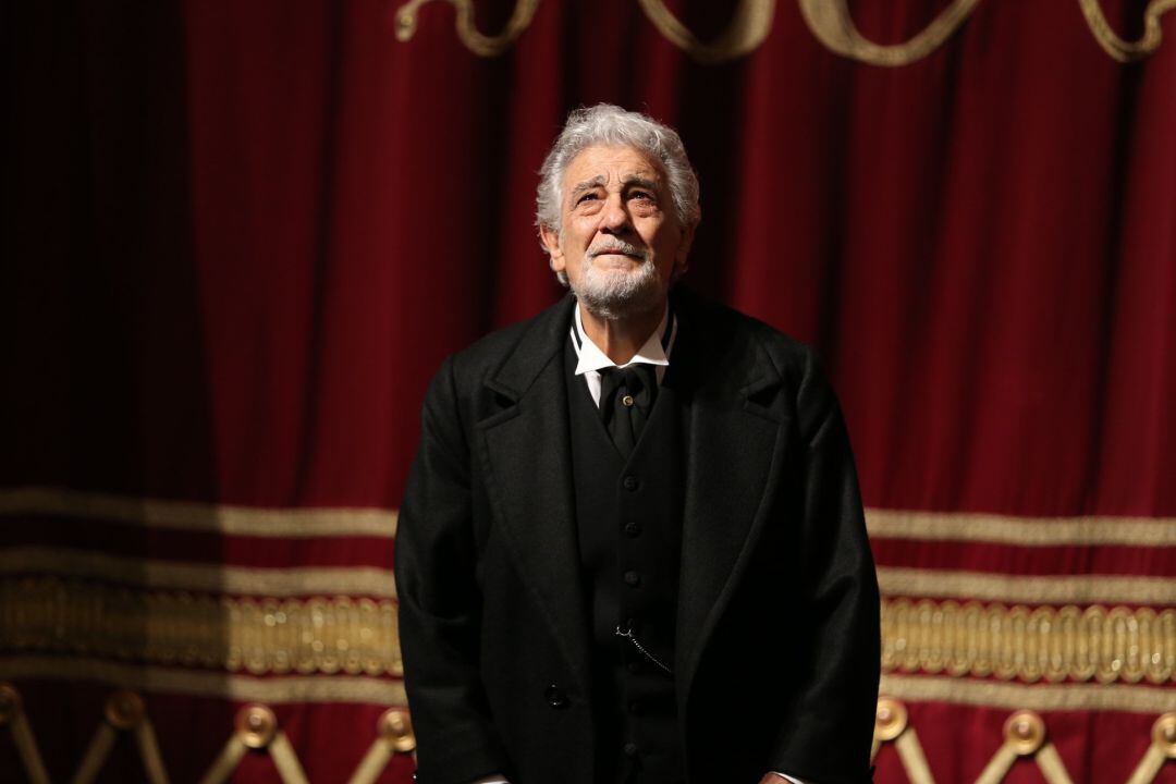 Placido Domingo durante los aplausos al final de la ópera &#039;La Traviata&#039; en la Bayerische Staatsoper en Munich, Alemania, el pasado 16 de junio 