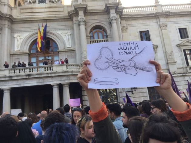 Concentración frente al ayuntamiento de Valencia