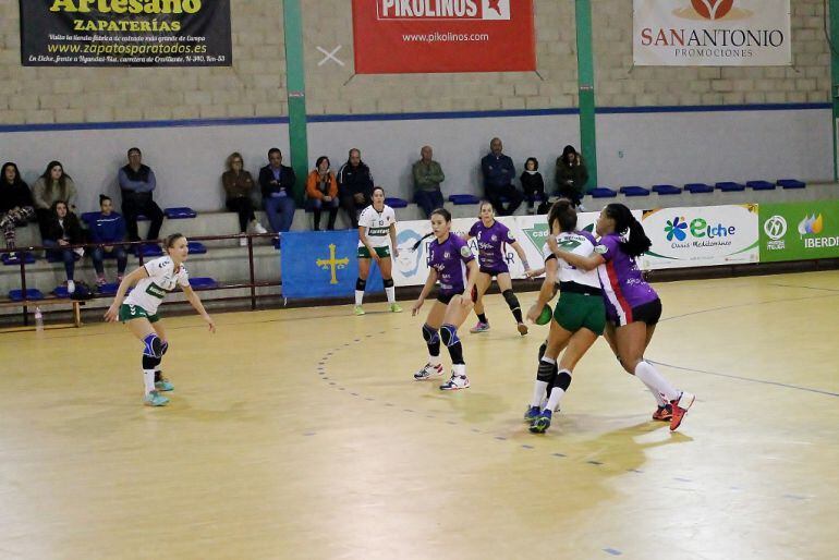 El Elche Mustang en un partido de Liga esta temporada en Carrús