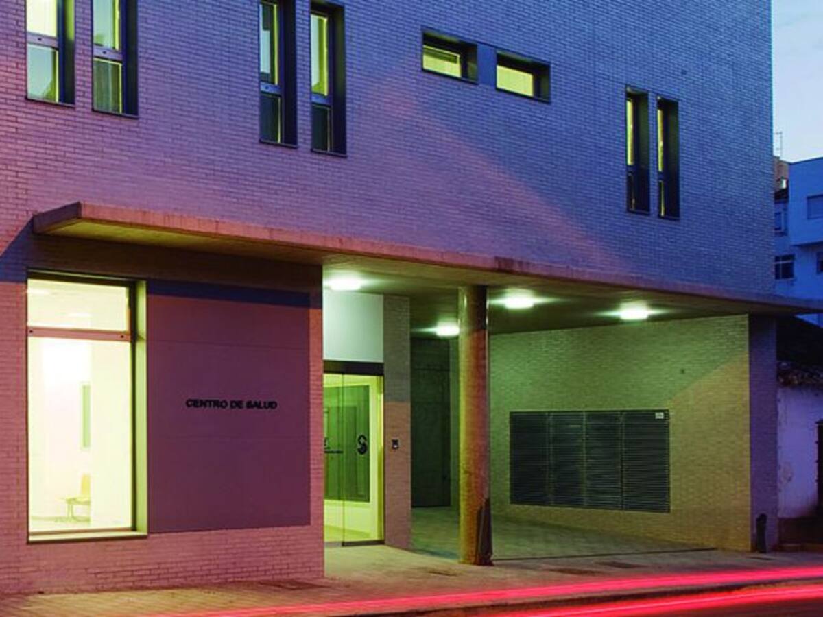 Abren el centro de salud junto a El Corte Inglés por el incremento de la gripe