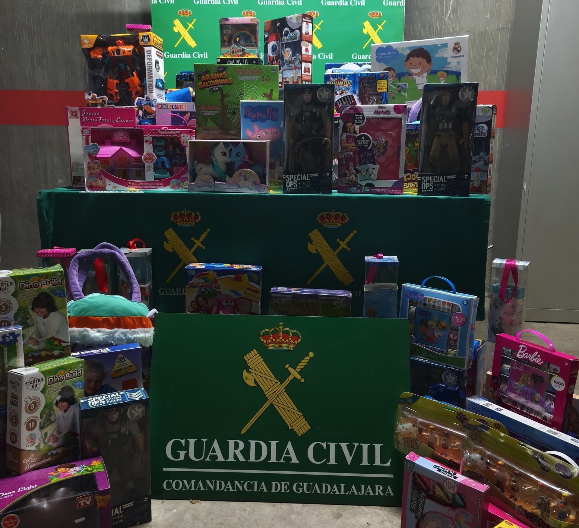 Material recuperado en una nave de Alovera (Guadalajara)