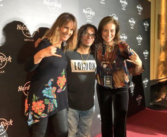 El guitarrista Raimundo Amador posa en el photocall en la inauguración oficial de Hard Rock Sevilla