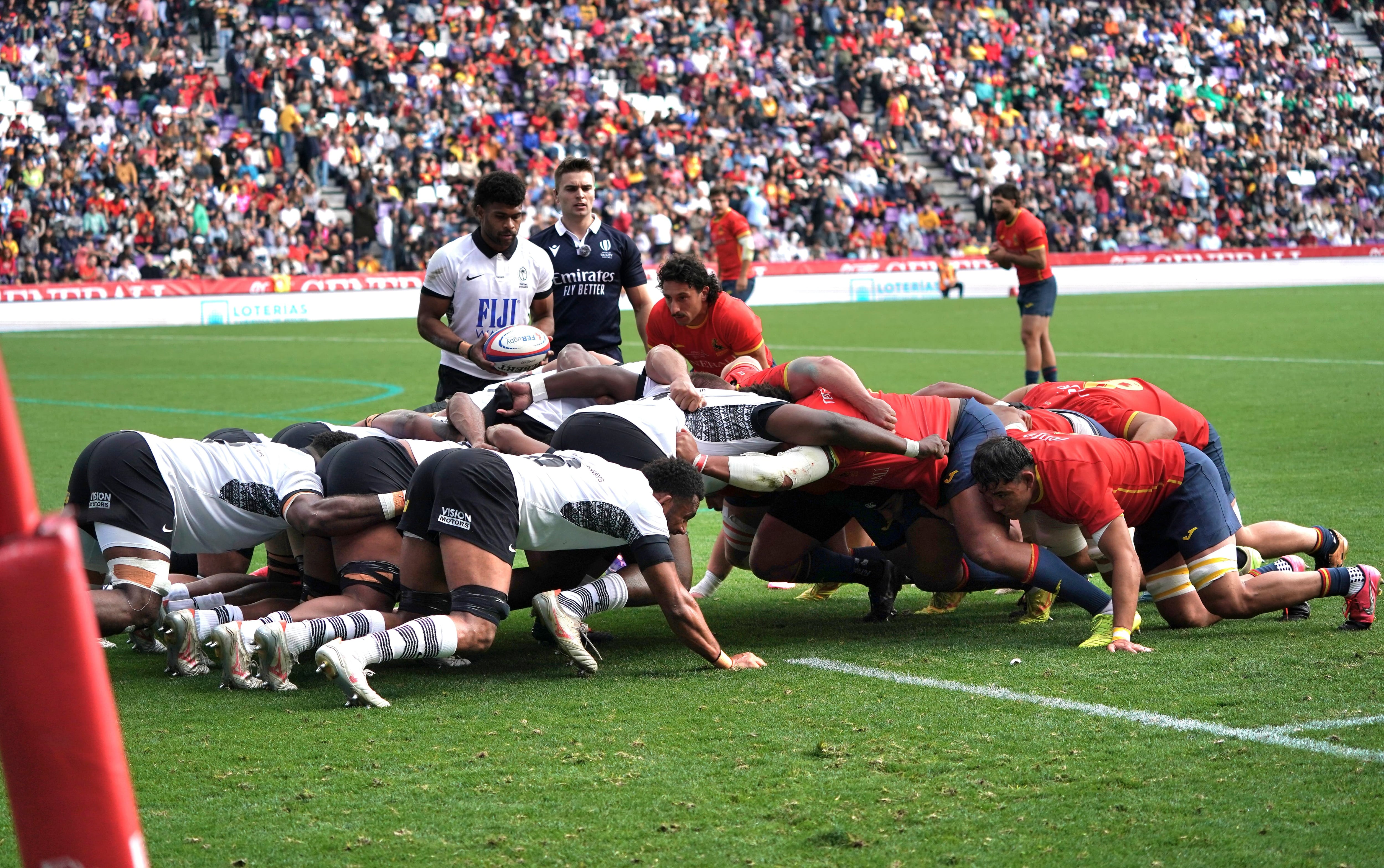 VALLADOLID, 16/11/2024.- Los jugadores forman una melé durante un encuentro entre las selecciones de rugby de España y Fiji en Valladolid, este sábado. La selección española de rugby, que presenta en sus filas ocho novedades respecto al anterior encuentro preparatorio para la clasificación del Mundial 2027 ante Uruguay, se enfrentara este sábado a Fiyi, un equipo que sigue creciendo y que llega a esta cita tras haber ganado a Gales. EFE/ Federación Española De Rugby/SÓLO USO EDITORIAL/SÓLO DISPONIBLE PARA ILUSTRAR LA NOTICIA QUE ACOMPAÑA (CRÉDITO OBLIGATORIO)
