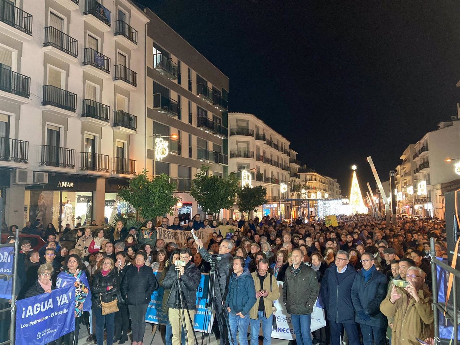 Vecinos de Los Pedroches  se manifestan en Pozoblanco pidiendo soluciones para el suministro de agua potable