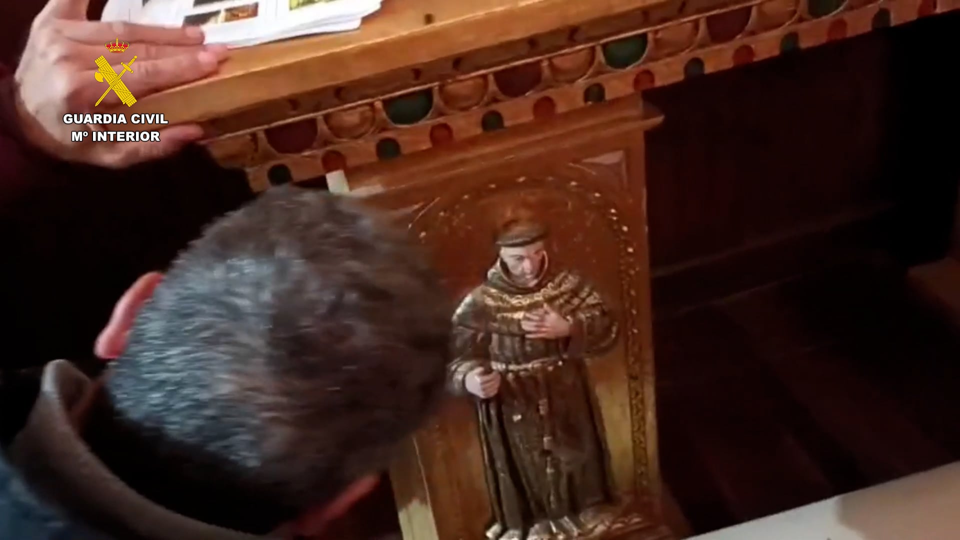 Durante un registro en el cenobio de Santa Clara en Orduña (Bizkaia), se hallaron numerosas obras pertenecientes al monasterio burgalés que habían sido trasladadas sin autorización