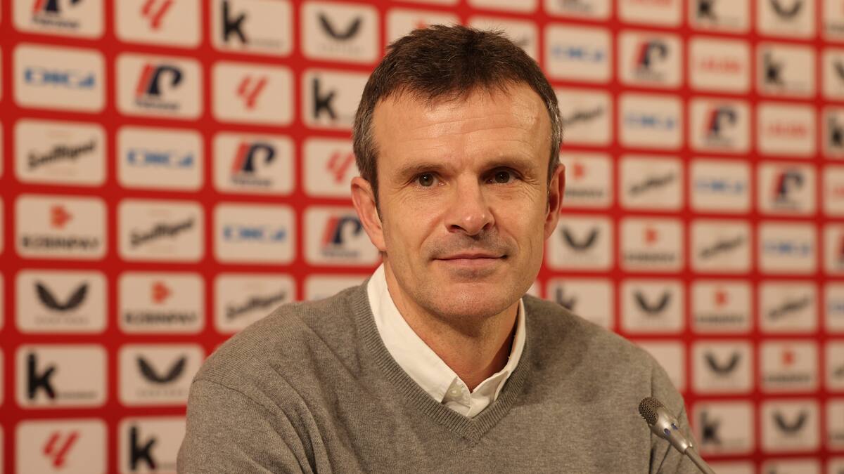 El presidente del Athletic planta cara a la Herri Harmaila: "Ninguna queja justifica abandonar al equipo"