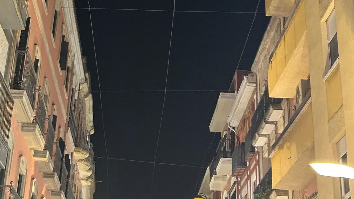 En marcha los trabajos para el entoldado del Pasaje del Comercio y la Calle Nueva