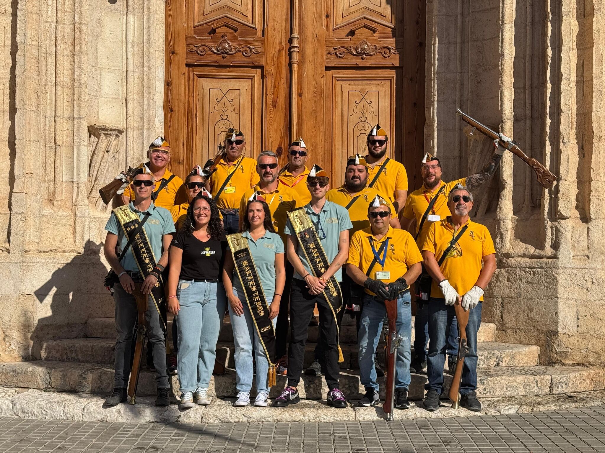 Cargos y arcabuceros de la comparsa