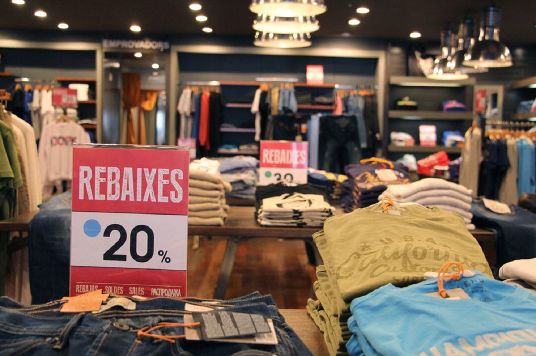 Els comerços reobriran ja en període de rebaixes.