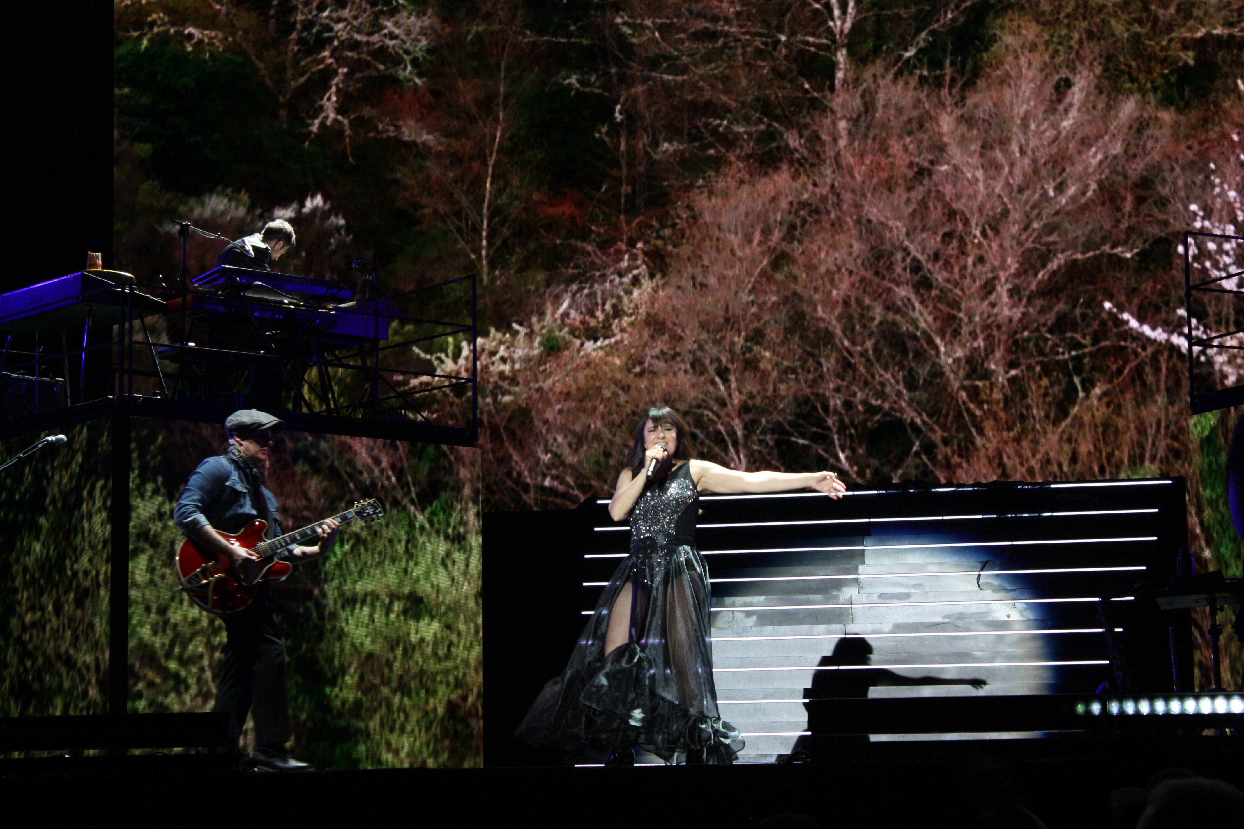 Concierto de Amaral en el Pabellón Príncipe Felipe de Zaragoza, el 16 de mayo de 2025, presentando su disco &#039;Dolce Vita&#039;