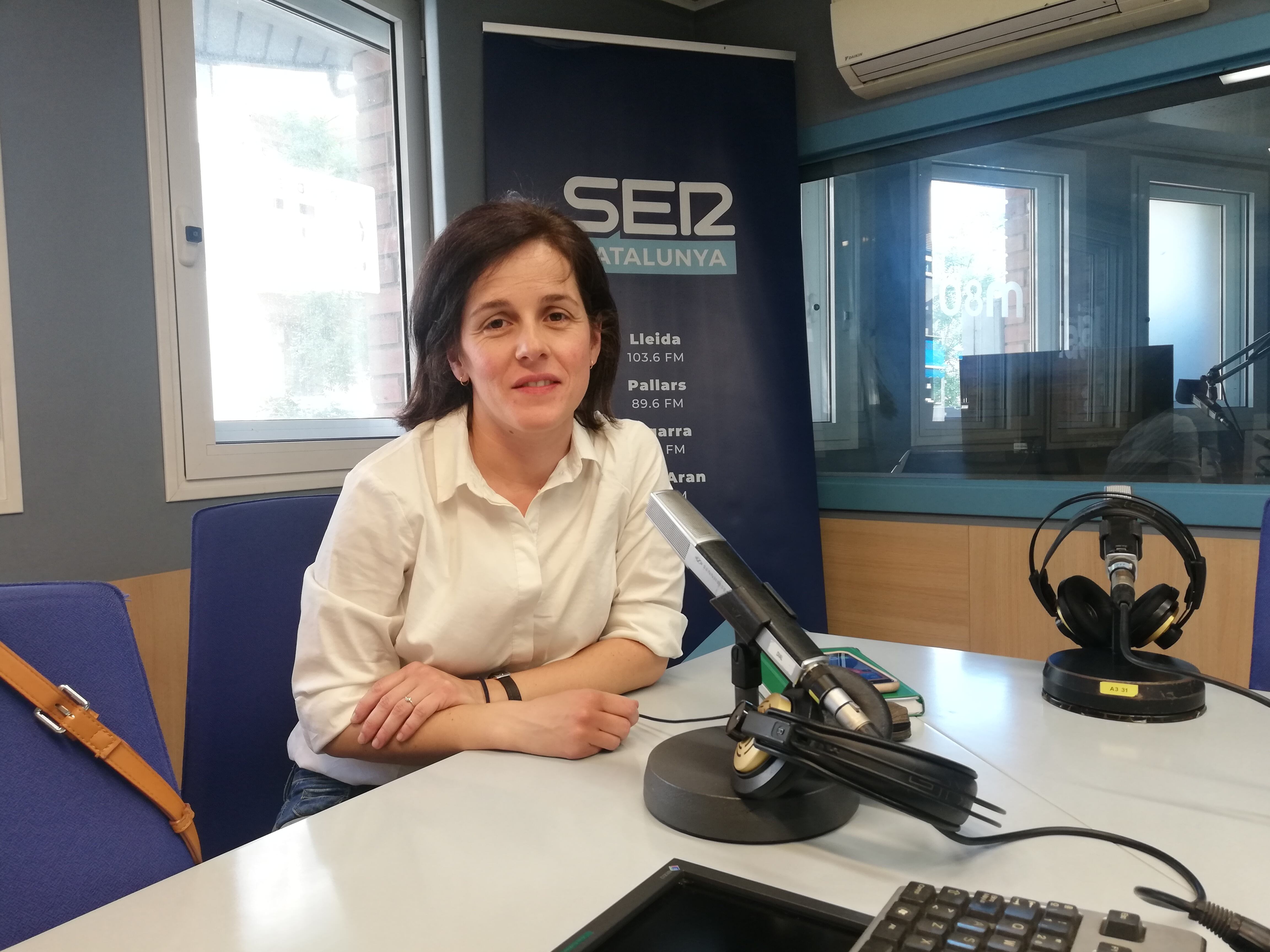 Laura Espart, llevadora de l&#039;hospital Arnau de Vilanova de Lleida, durant l&#039;entrevista a  Ràdio Lleida sobre la manca de llevadores.