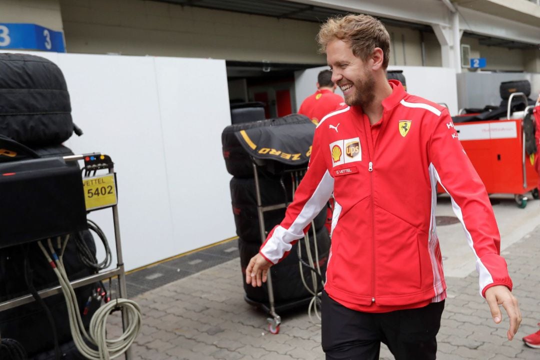 Vettel, sonriente, en Interlagos